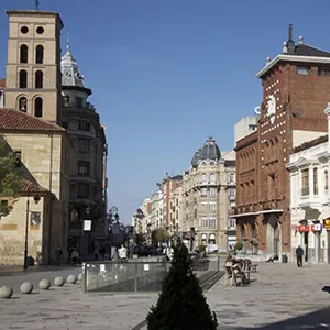 Plazas y fuentes de León